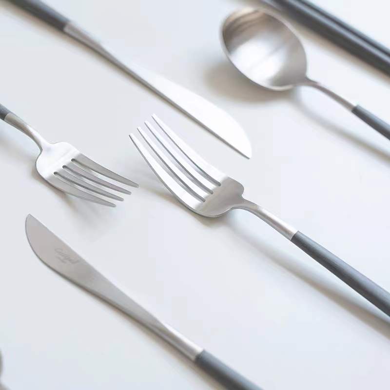 Cutipol GOA系列 灰銀餐具
